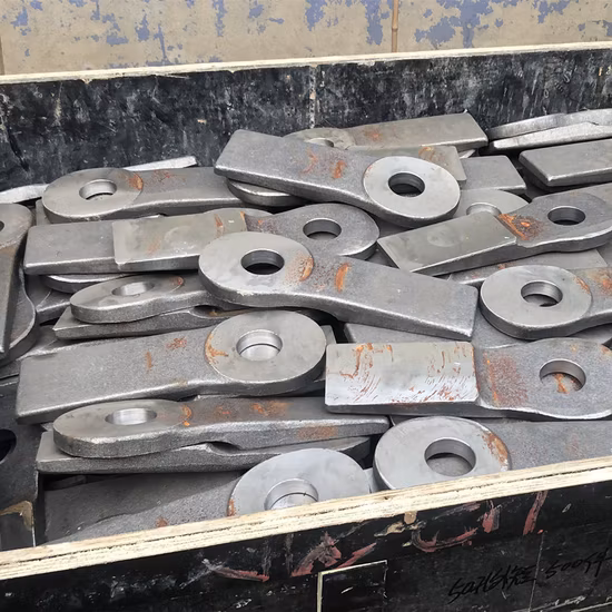 Éclisse avec pièces de rechange pour grue à tour